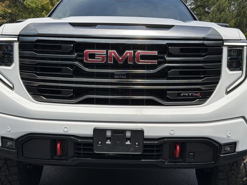Used 2024 GMC Sierra 1500 AT4 w/ Technology Package AWD/4WD image 44