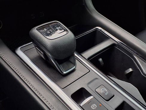 Used 2022 Nissan Pathfinder SV w/ SV Black Package image 18