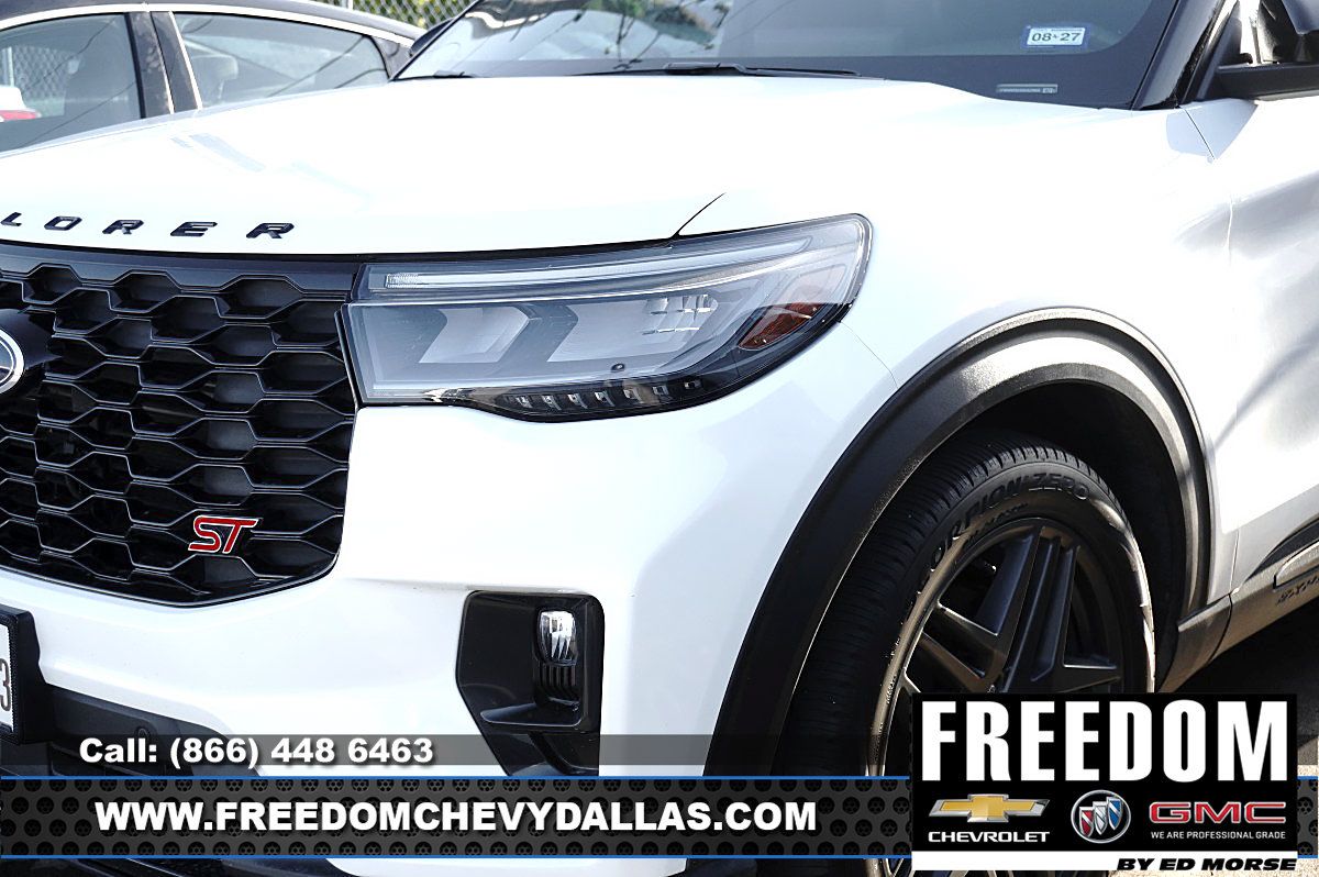 Used 2025 Ford Explorer ST AWD/4WD image 6