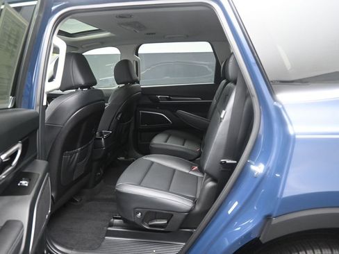 Used 2025 Kia Telluride S AWD/4WD image 25