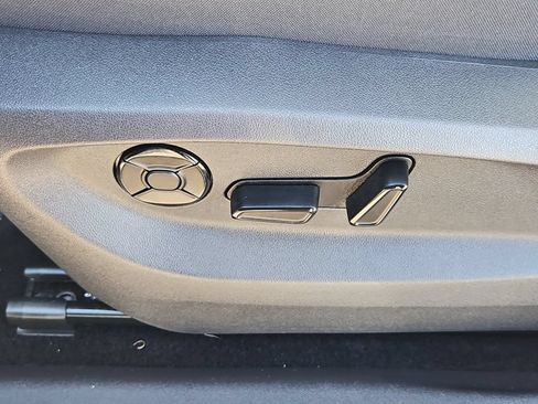 Certified 2026 Volkswagen Tiguan SE R-Line AWD/4WD image 23