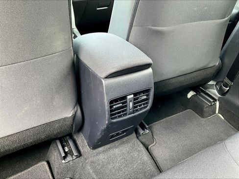 Used 2022 Toyota Corolla Cross LE FWD image 10