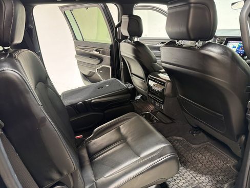 Used 2022 Jeep Wagoneer Series III w/ Premium Group I image 22