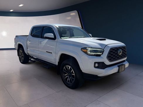 Used 2020 Toyota Tacoma TRD Sport image 7