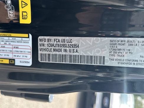 Certified 2025 Jeep Gladiator Mojave AWD/4WD image 33