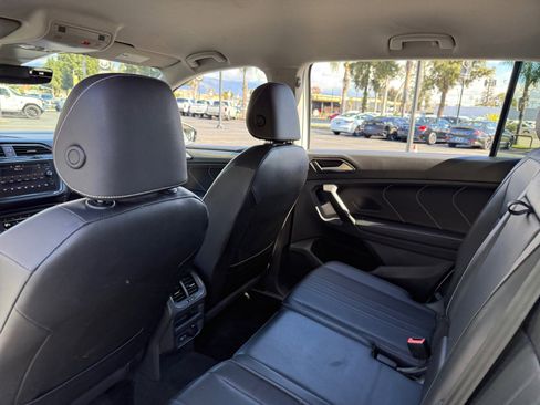 Used 2023 Volkswagen Tiguan SE image 16
