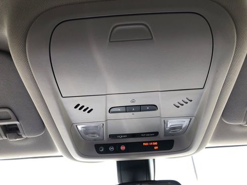 Used 2018 Chevrolet Equinox LT image 22