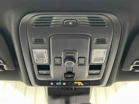 Used 2025 GMC Yukon XL Denali Ultimate image 42