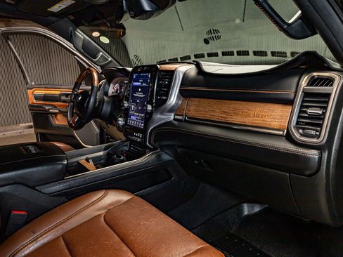 Used 2019 RAM 1500 Limited image 16