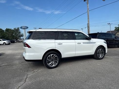 Used 2025 Lincoln Navigator Reserve AWD/4WD image 20