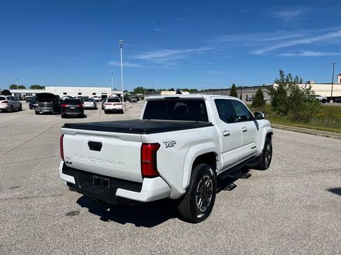 Used 2026 Toyota Tacoma TRD Sport AWD/4WD image 5