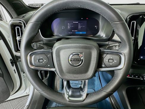 Used 2023 Volvo C40 P8 Recharge Ultimate AWD/4WD image 19