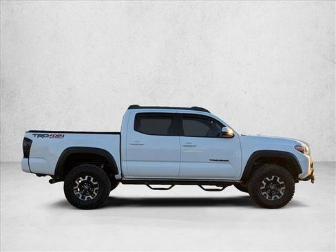 Used 2020 Toyota Tacoma TRD Off-Road image 4