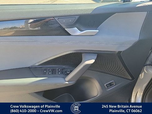 New 2025 Volkswagen Tiguan SE image 28