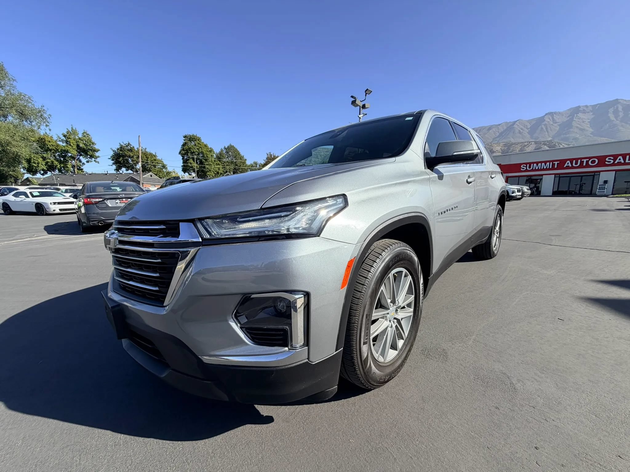Used 2023 Chevrolet Traverse LT FWD image 9