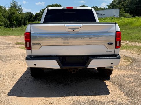 Used 2018 Ford F150 Platinum w/ Equipment Group 701A Luxury AWD/4WD image 4