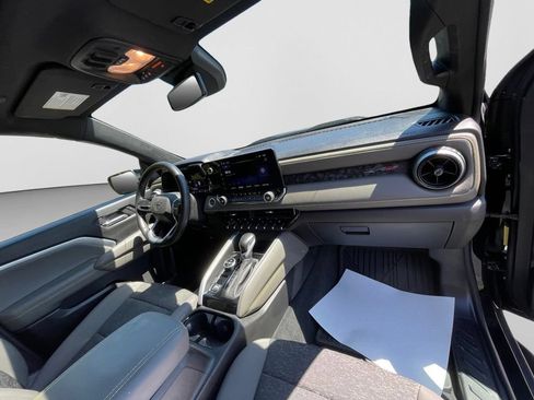 Certified 2024 Chevrolet Colorado ZR2 w/ Technology Package AWD/4WD image 13