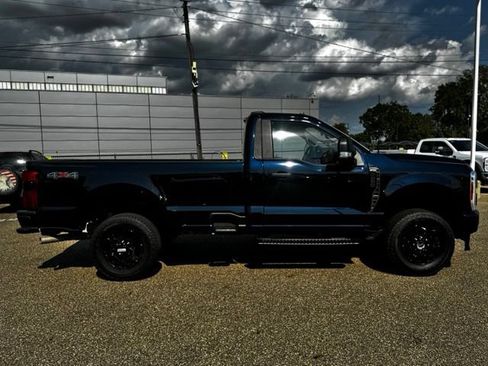 Used 2023 Ford F250 XL w/ STX Appearance Package AWD/4WD image 8