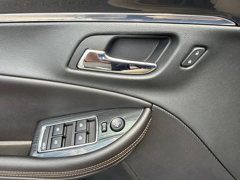 Used 2018 Chevrolet Impala Premier FWD image 32