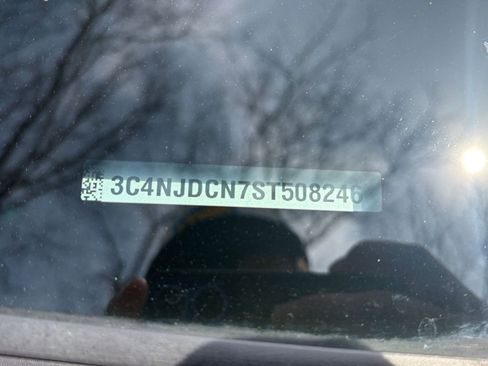 Used 2025 Jeep Compass Limited image 27