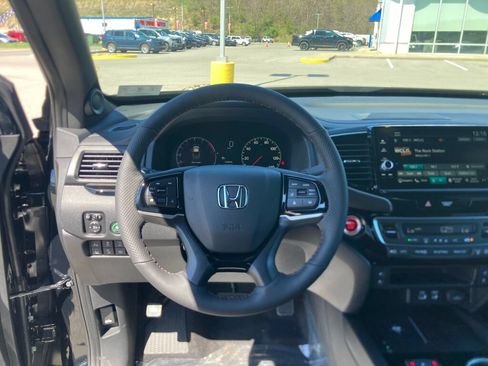 New 2026 Honda Ridgeline Black Edition image 10
