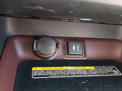 Used 2019 Toyota RAV4 Limited AWD/4WD image 27