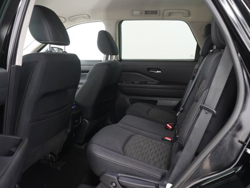Used 2022 Nissan Pathfinder S AWD/4WD image 15