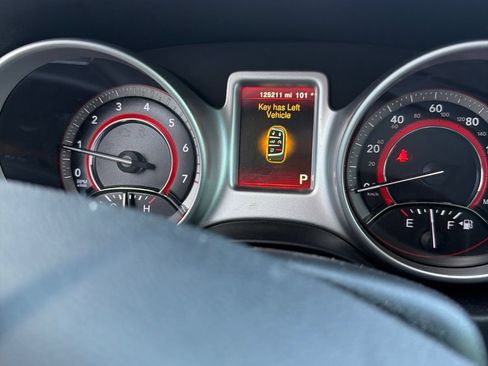 Used 2018 Dodge Journey SE w/ Connectivity Group FWD image 7
