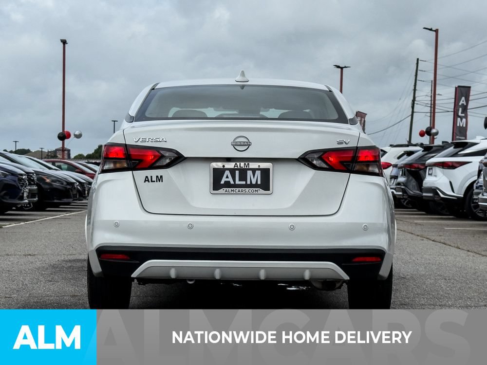 Used 2024 Nissan Versa SV FWD image 4