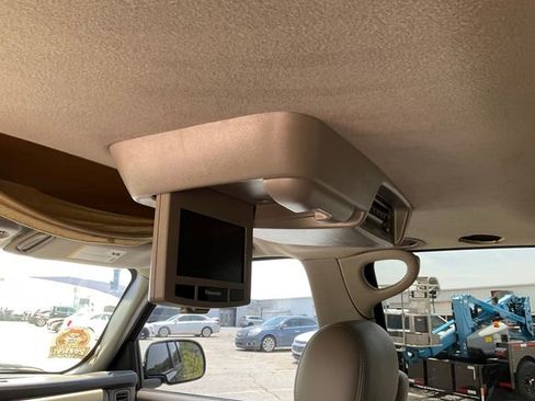 Used 2005 Cadillac Escalade AWD image 18