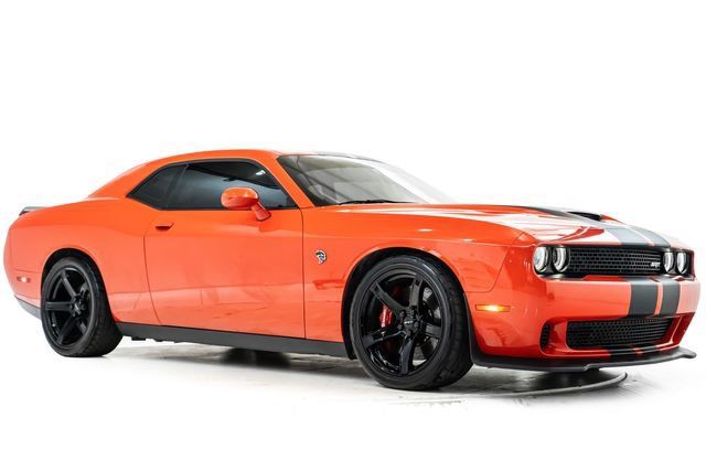 Used 2017 Dodge Challenger SRT Hellcat RWD image 6