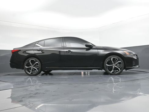 Used 2023 Nissan Altima 2.5 SR image 27