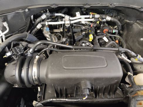 Used 2023 Ford Explorer XLT w/ Equipment Group 202A RWD image 30