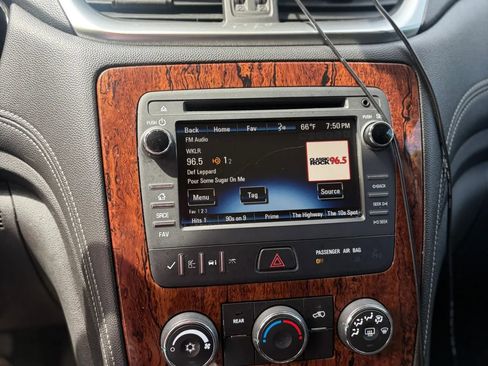 Used 2014 Chevrolet Traverse LT w/ All-Star Edition FWD image 10