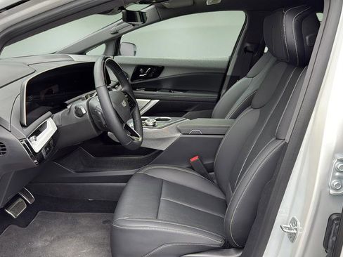 Certified 2025 Cadillac Optiq Luxury 2 AWD/4WD image 20