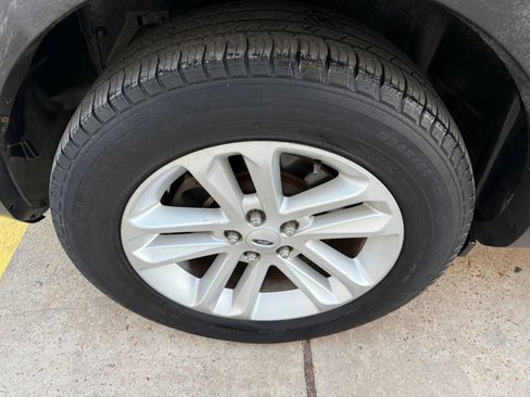 Used 2012 Ford Explorer XLT image 42