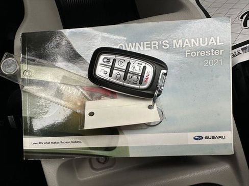 Certified 2022 Chrysler Voyager LX image 9