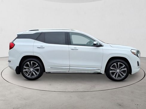 Used 2018 GMC Terrain Denali w/ LPO, 'HIT The Road' Package AWD/4WD image 4