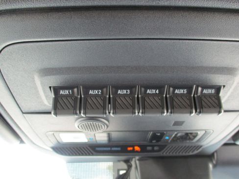 New 2025 Ford Bronco Badlands image 18