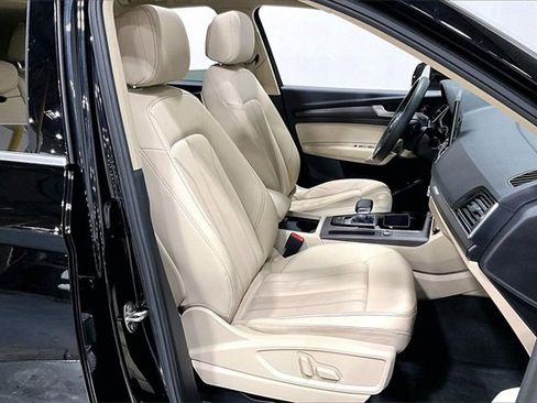 Used 2023 Audi Q5 2.0T Premium w/ Convenience Package image 7