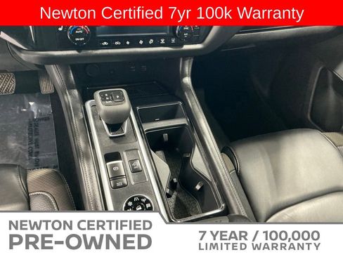 Used 2024 Nissan Pathfinder SL AWD/4WD image 14