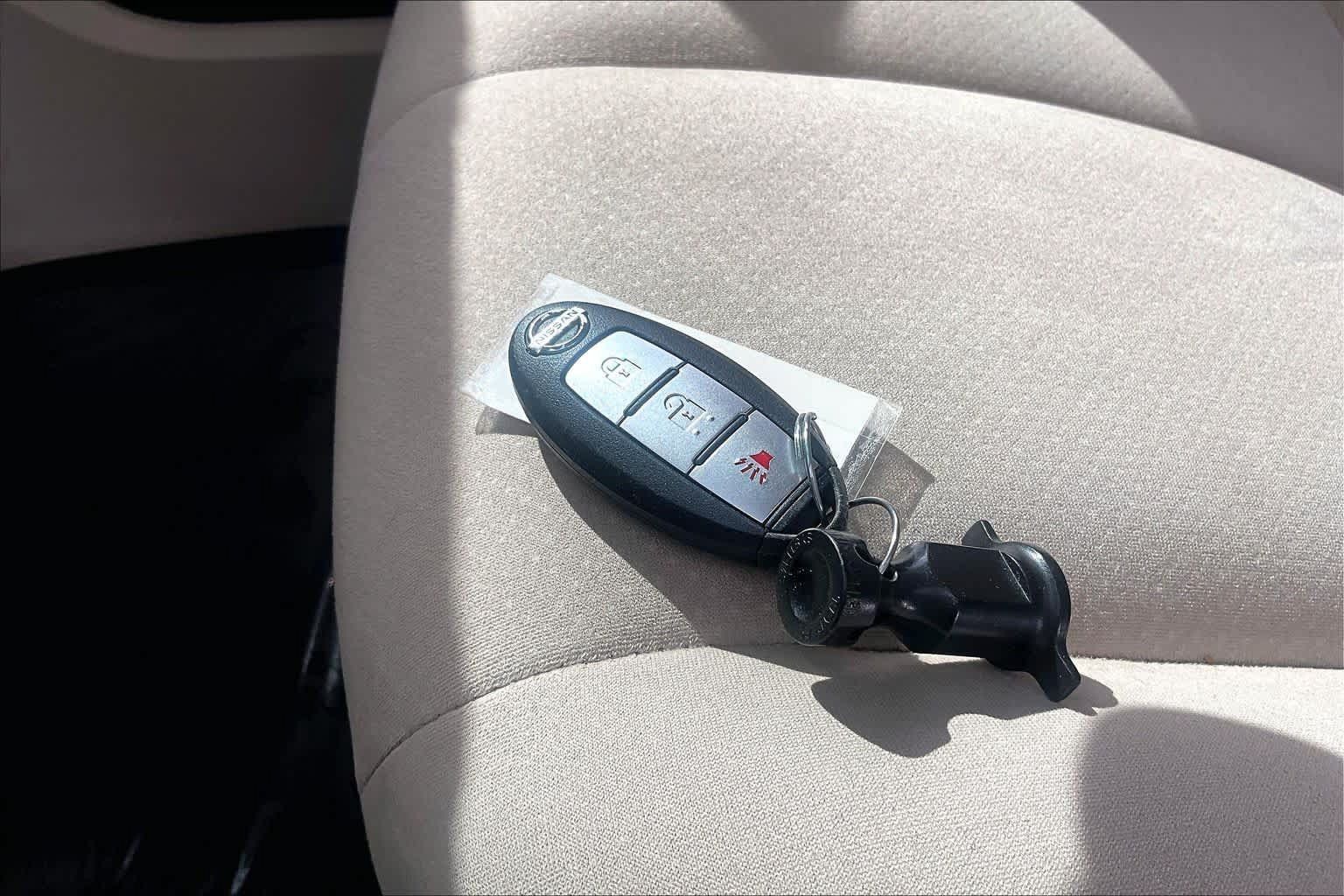 Used 2016 Nissan Murano S w/ Navigation Package FWD image 14