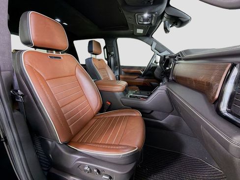 Used 2024 GMC Sierra 2500 Denali Ultimate image 31