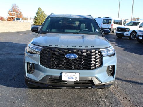 New 2026 Ford Explorer ST-Line w/ ST-Line Street Pack image 8