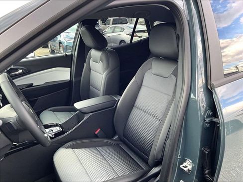 New 2026 Chevrolet Trax LT w/ LT Convenience Package FWD image 11