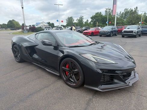 Used 2024 Chevrolet Corvette E-Ray AWD/4WD image 3