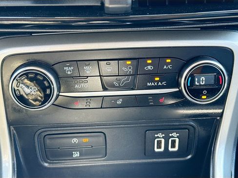 Used 2019 Ford EcoSport Titanium image 17