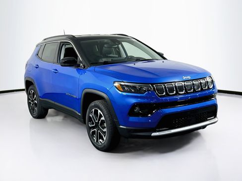 Used 2022 Jeep Compass Limited AWD/4WD image 3