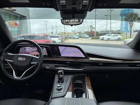 Used 2021 Cadillac Escalade Premium Luxury w/ Performance Package AWD/4WD image 13