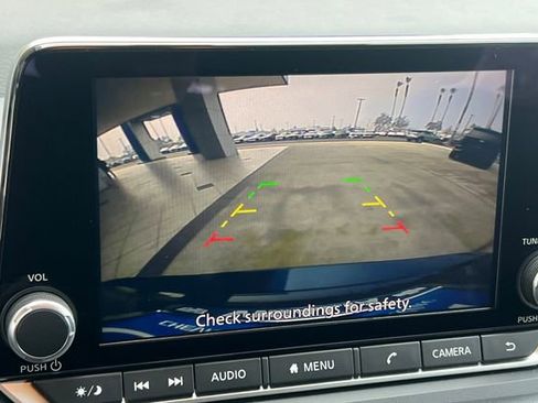 Used 2024 Nissan Rogue SV image 26